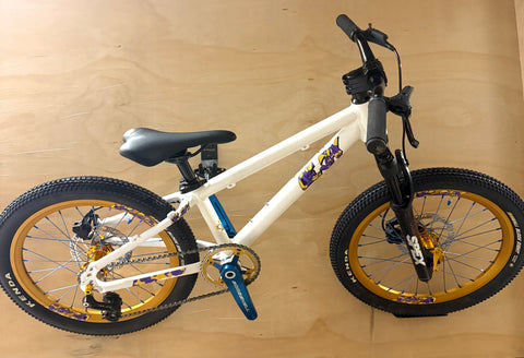 Deejay Dirt jumper