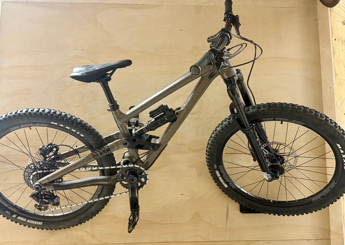 2024 COMMENCAL CLASH 24” Pre-Owned