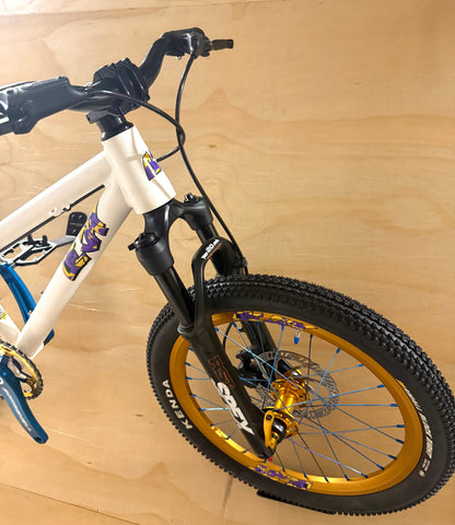 Deejay Dirt jumper